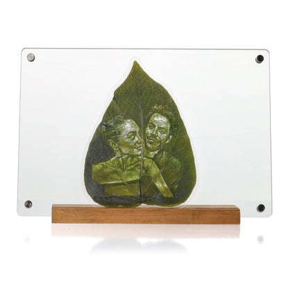 Breeze of Leaves 21x30cm Standlı Pleksi Çerçevede Kişiye Özel Canlı Yaprak Üzerine İşleme
